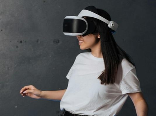 Creative Engagement Wing: Virtual Reality photo